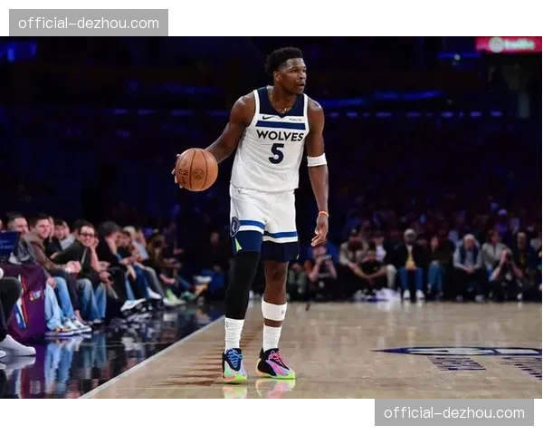 森林狼核心安东尼·爱德华兹右膝需赛季评估 首战掘金出战存疑